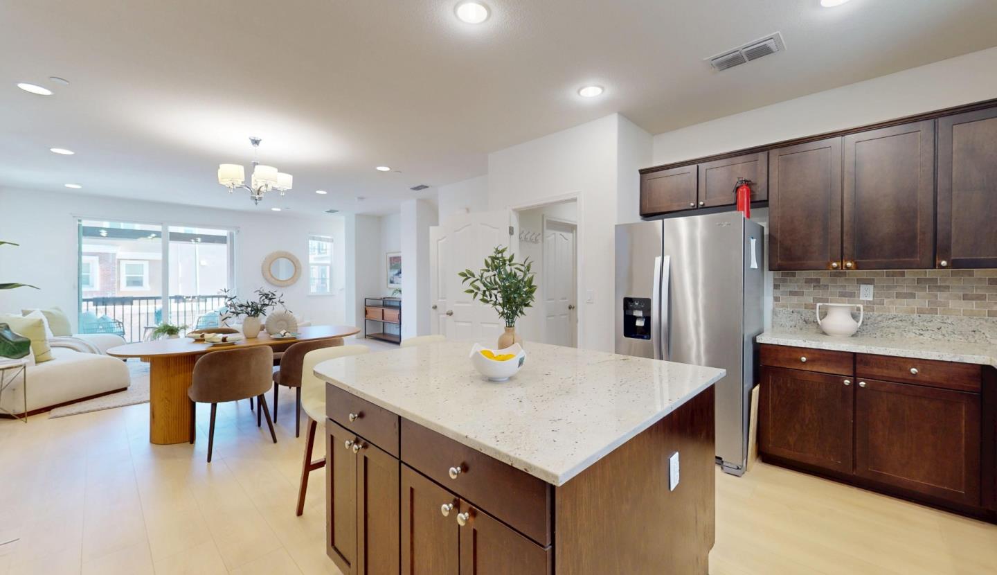 1577 Mercado WAY