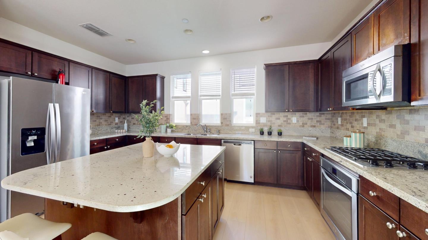 1577 Mercado WAY