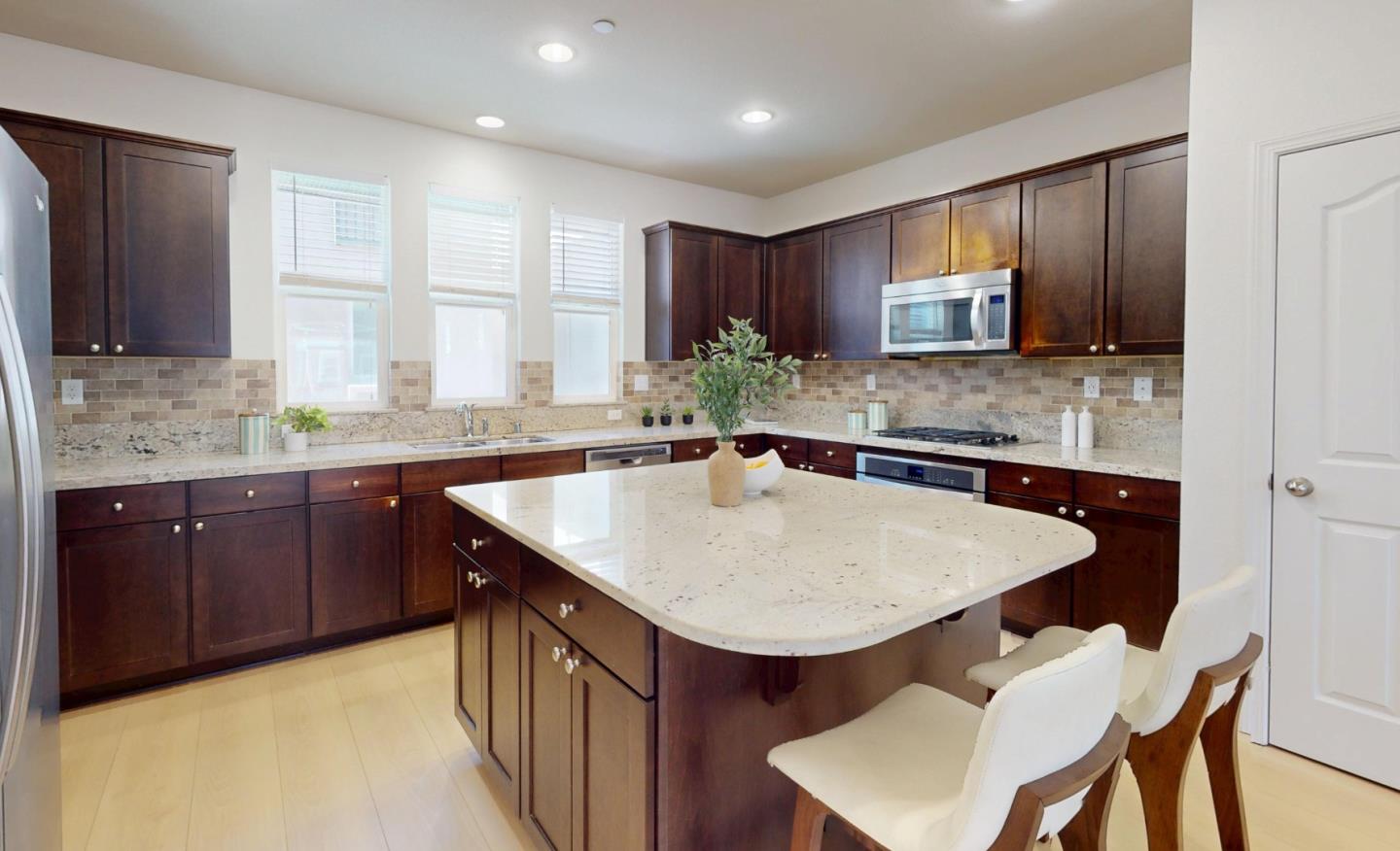 1577 Mercado WAY