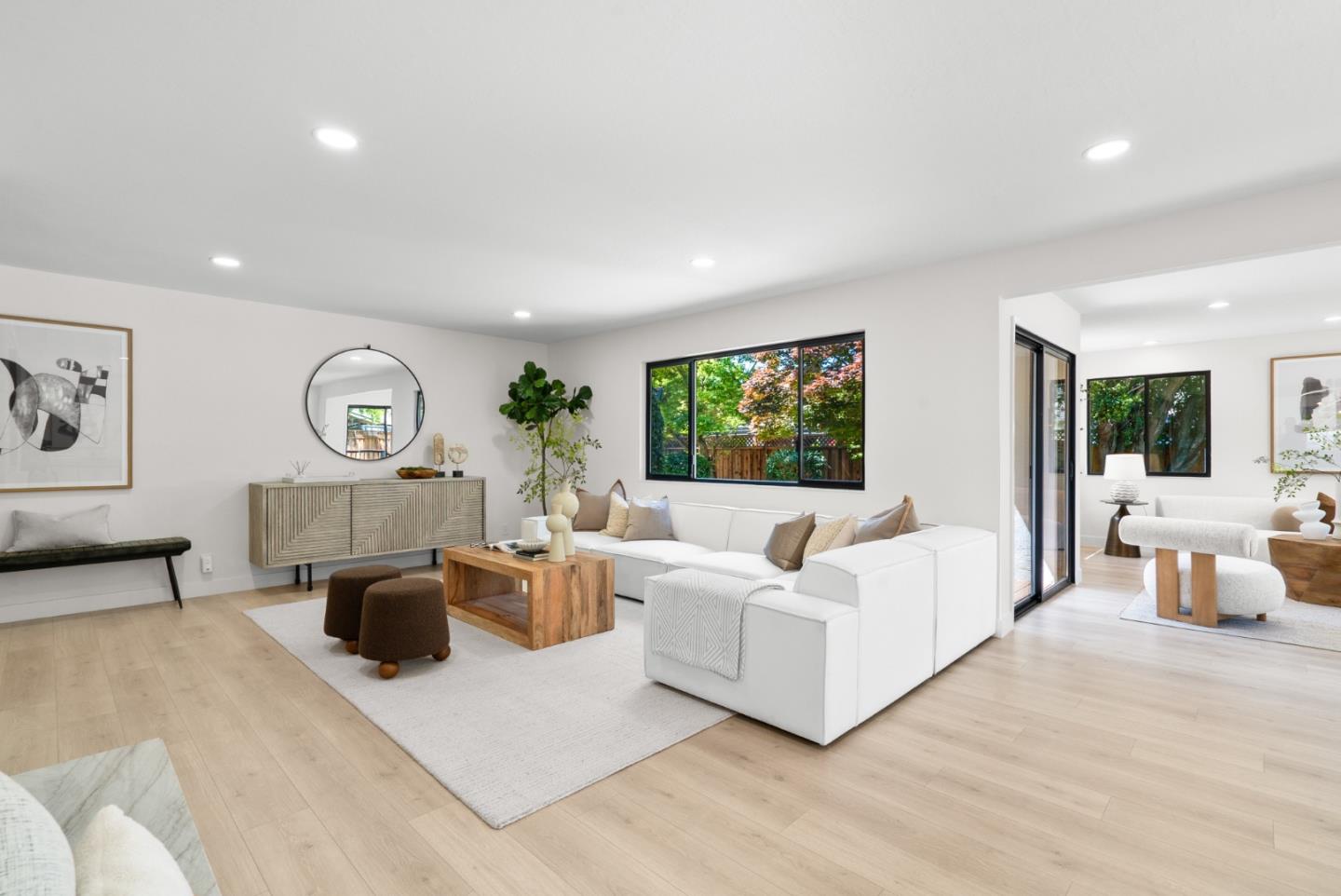 2325 Walden SQ