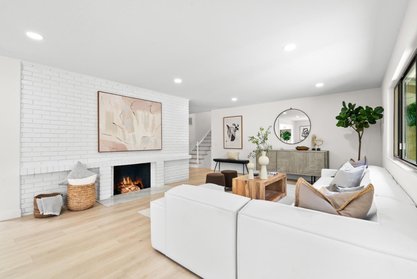 2325 Walden SQ