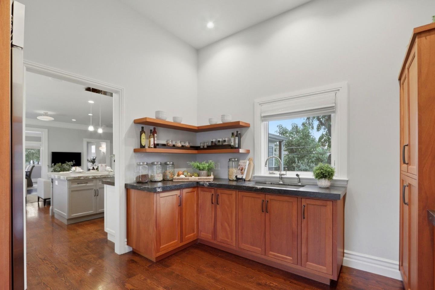 1085 Camino Ramon