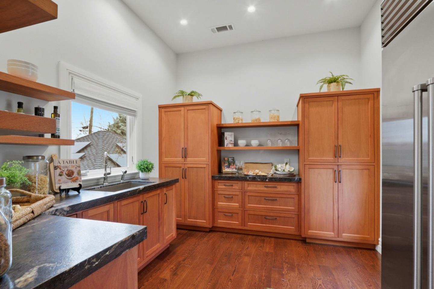1085 Camino Ramon