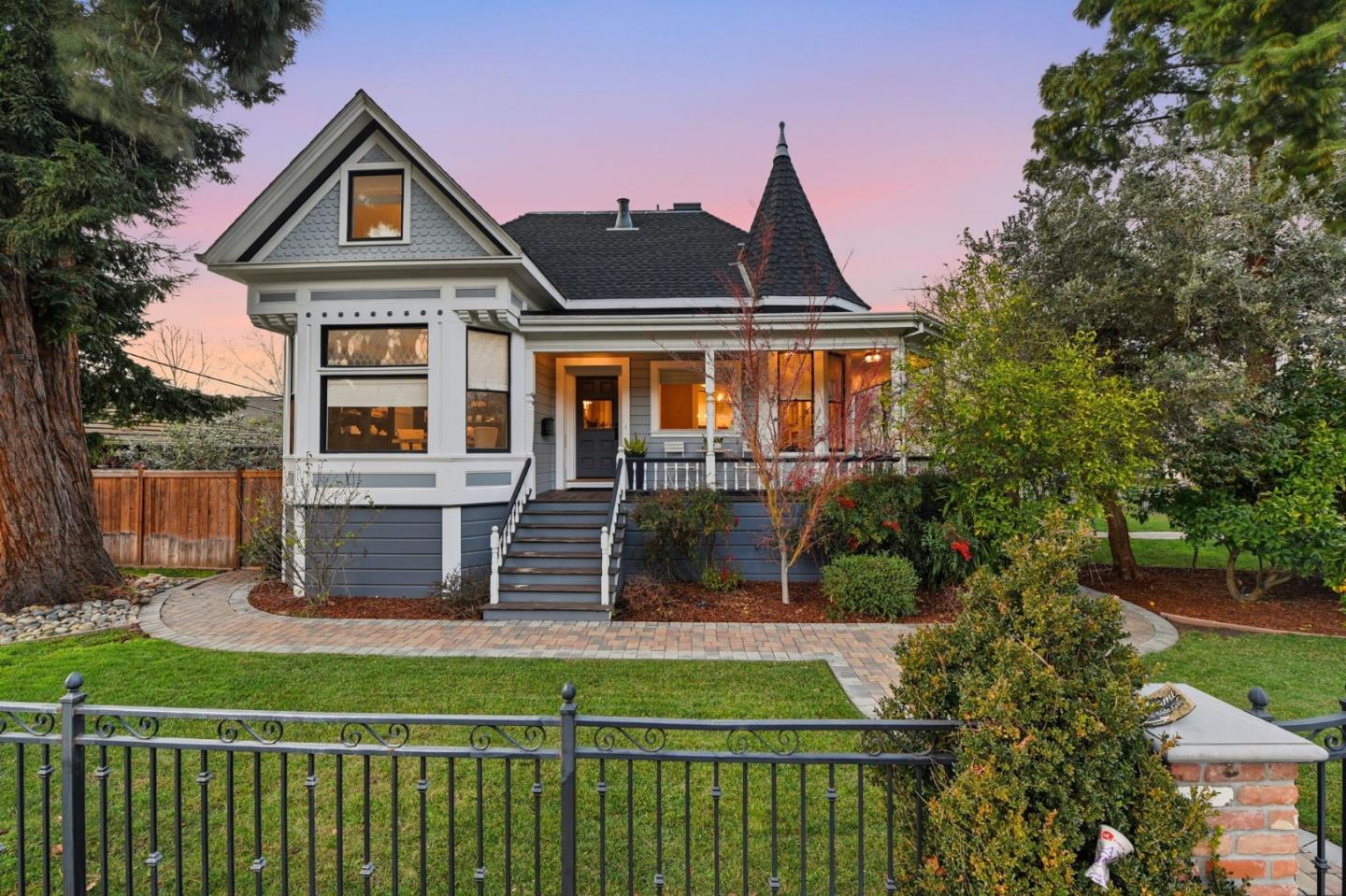 1085 Camino Ramon