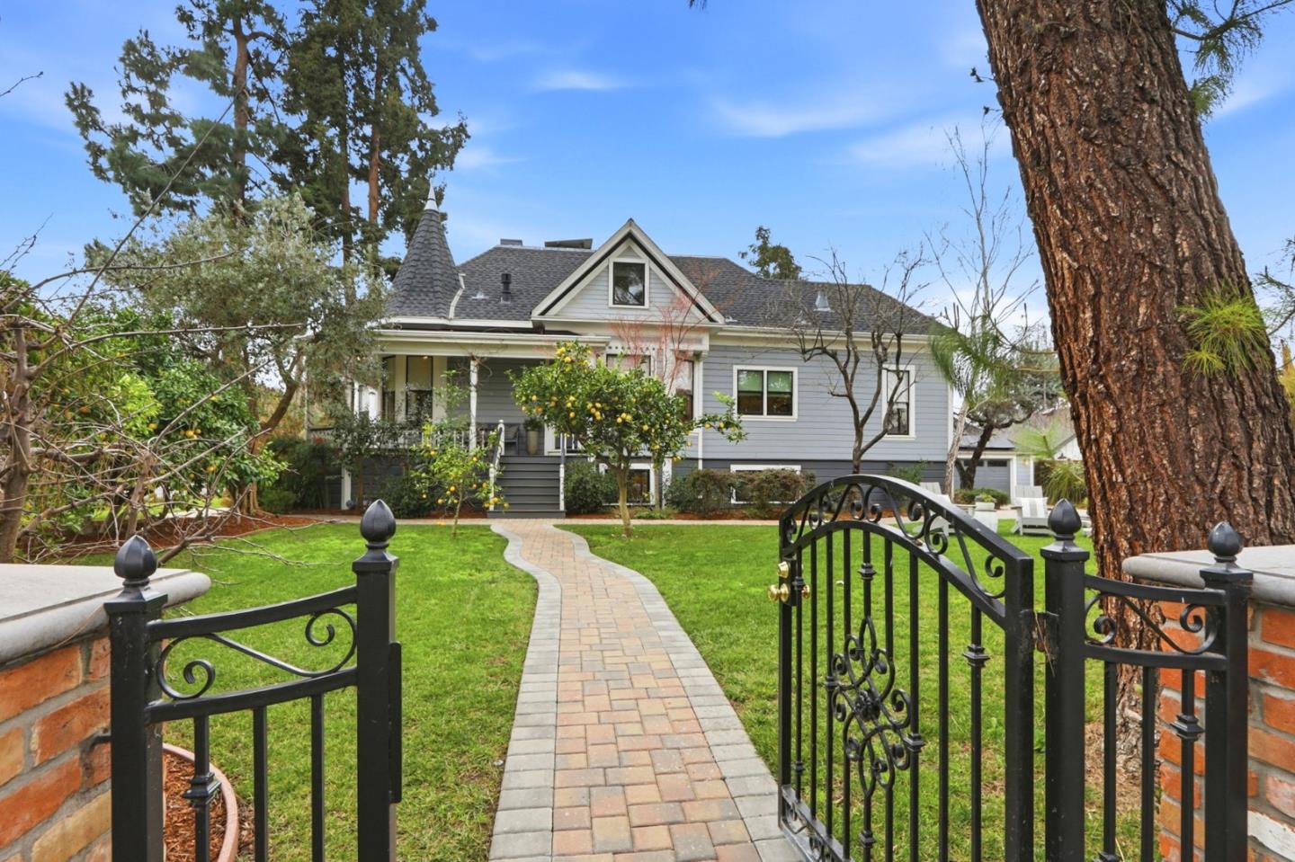 1085 Camino Ramon
