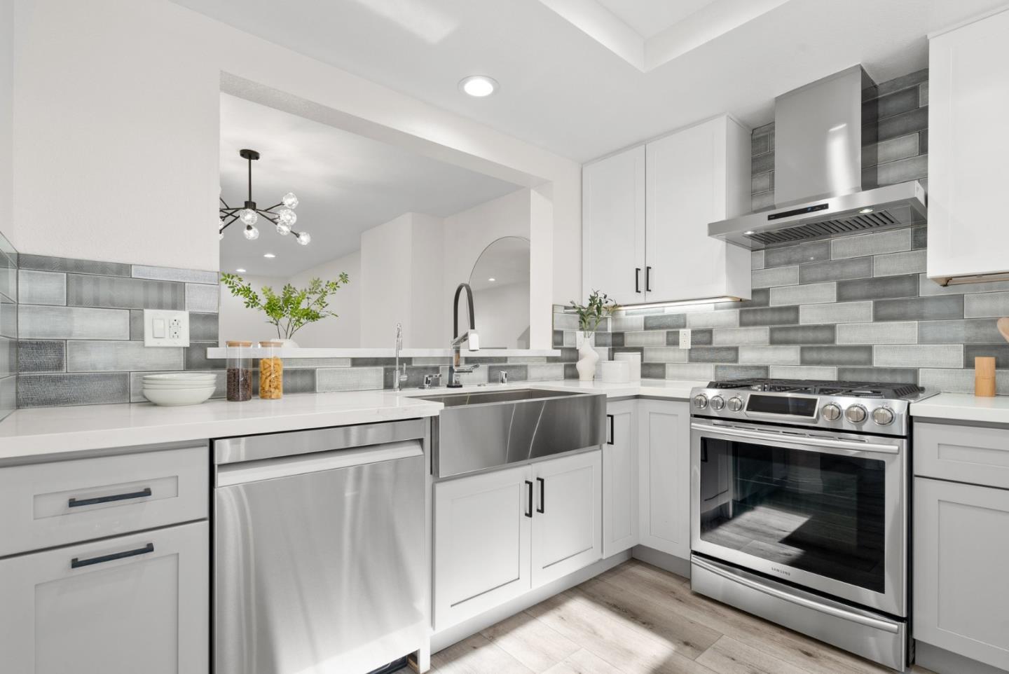 430 Galleria Drive 4