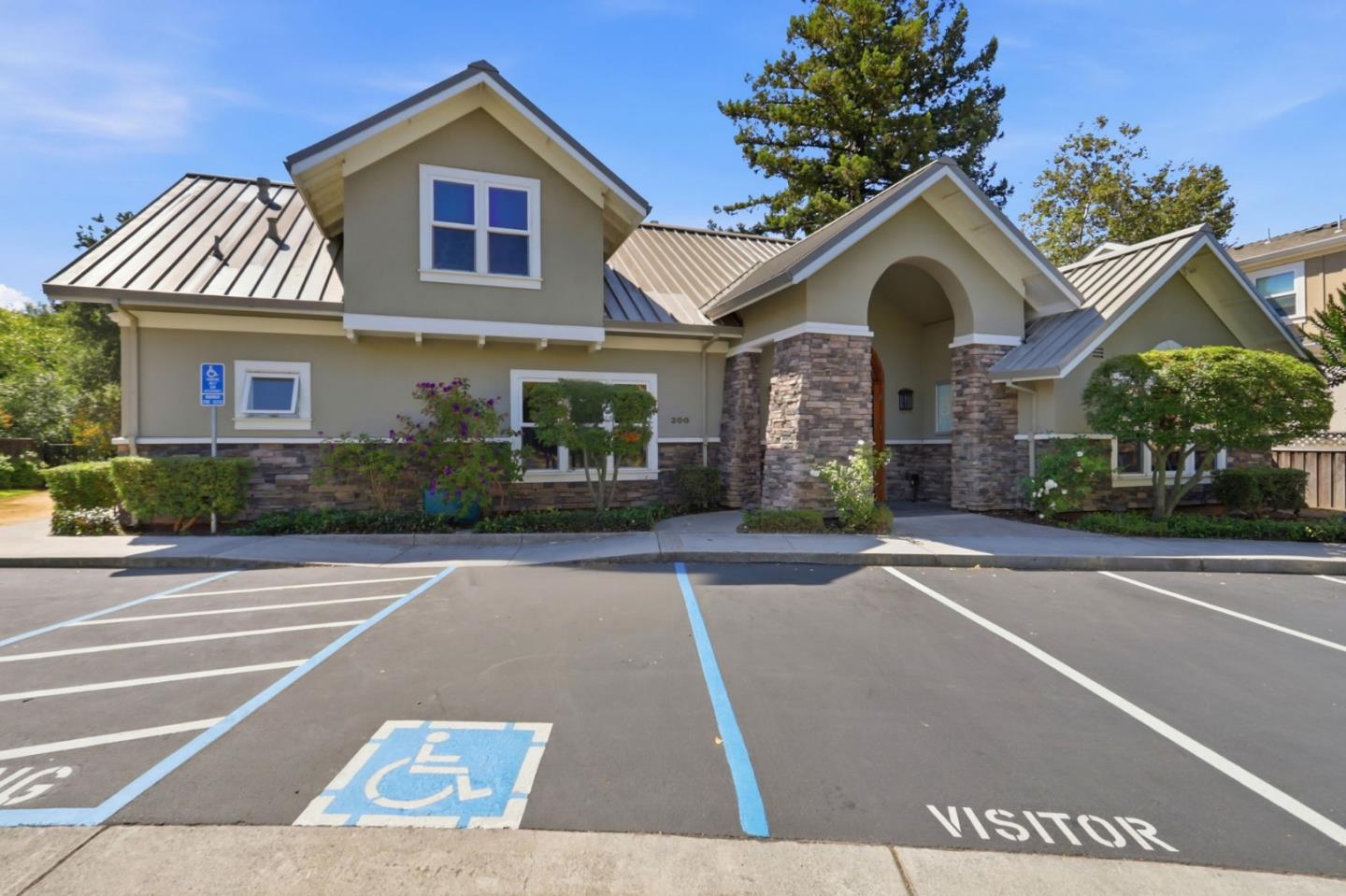 338 Creekside Village DR