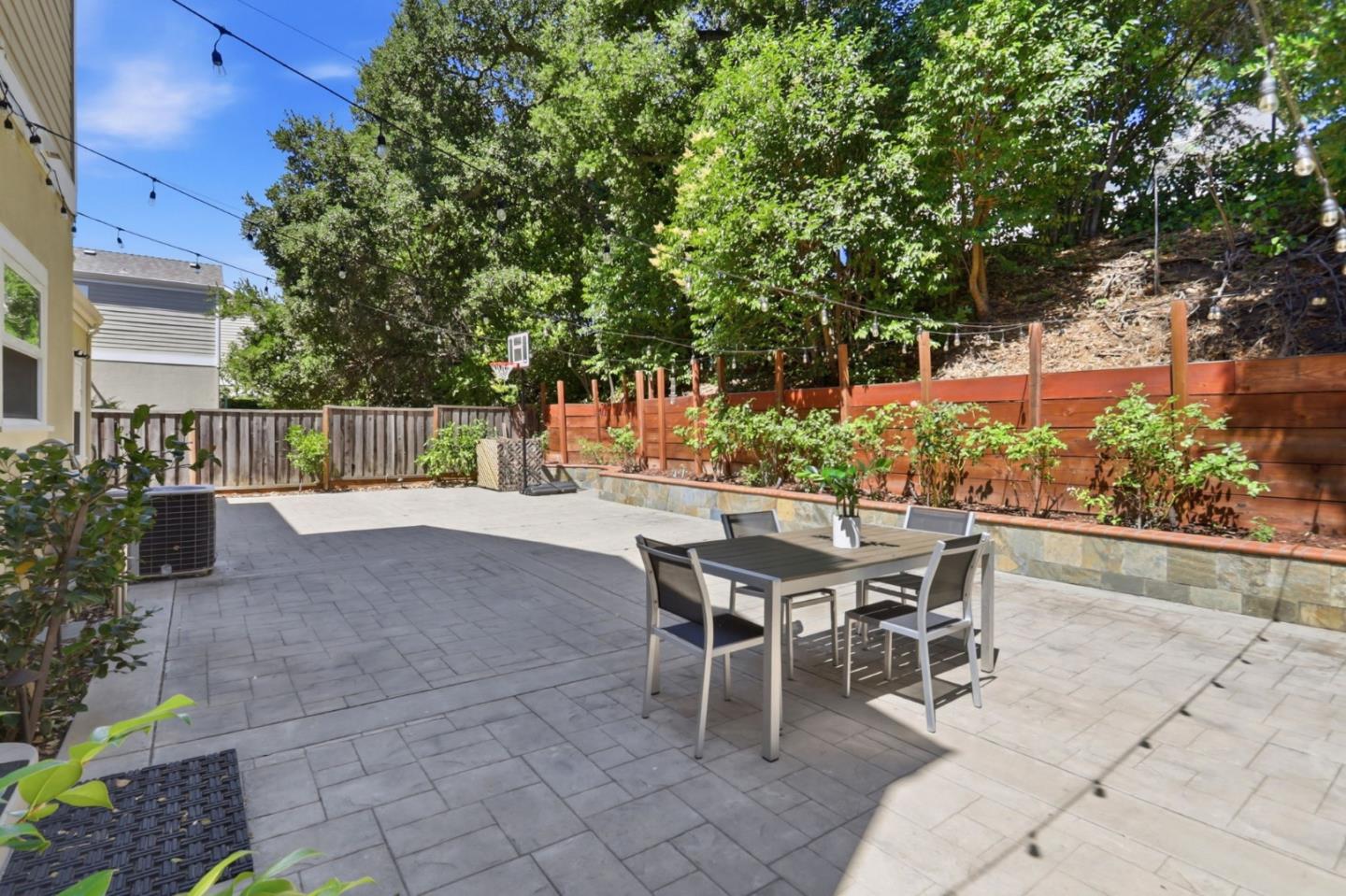 338 Creekside Village DR