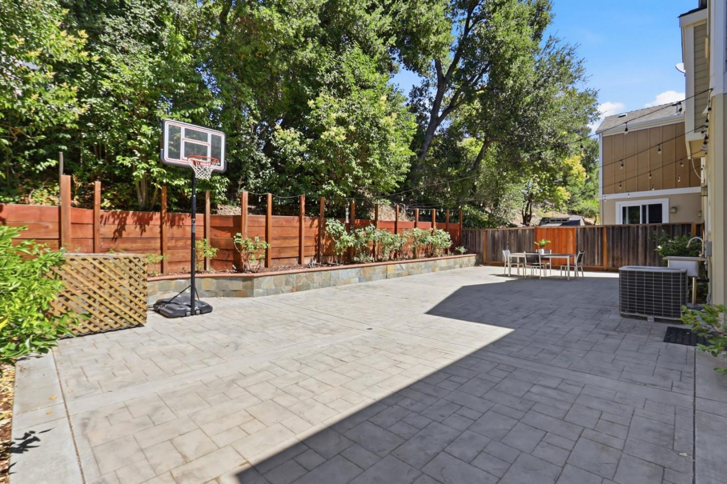338 Creekside Village DR