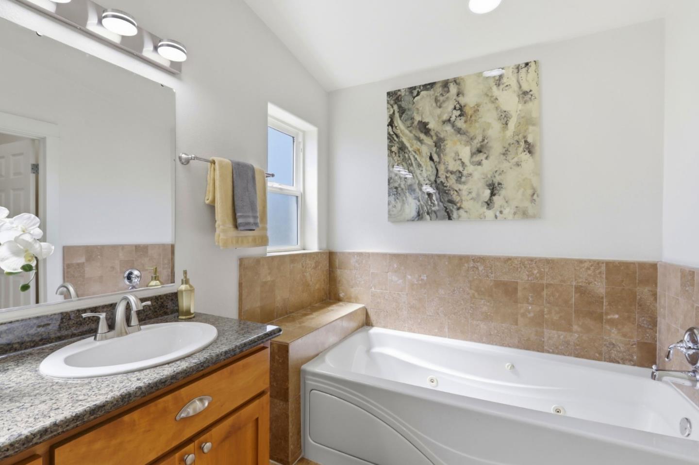 338 Creekside Village DR