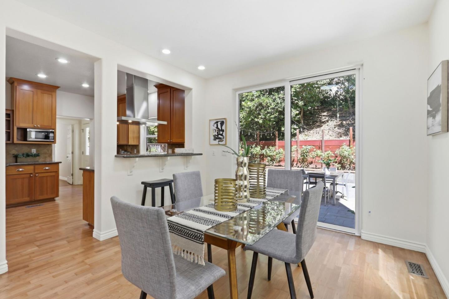 338 Creekside Village DR