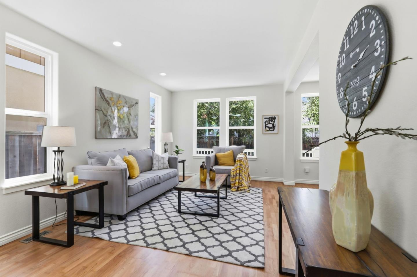 338 Creekside Village DR
