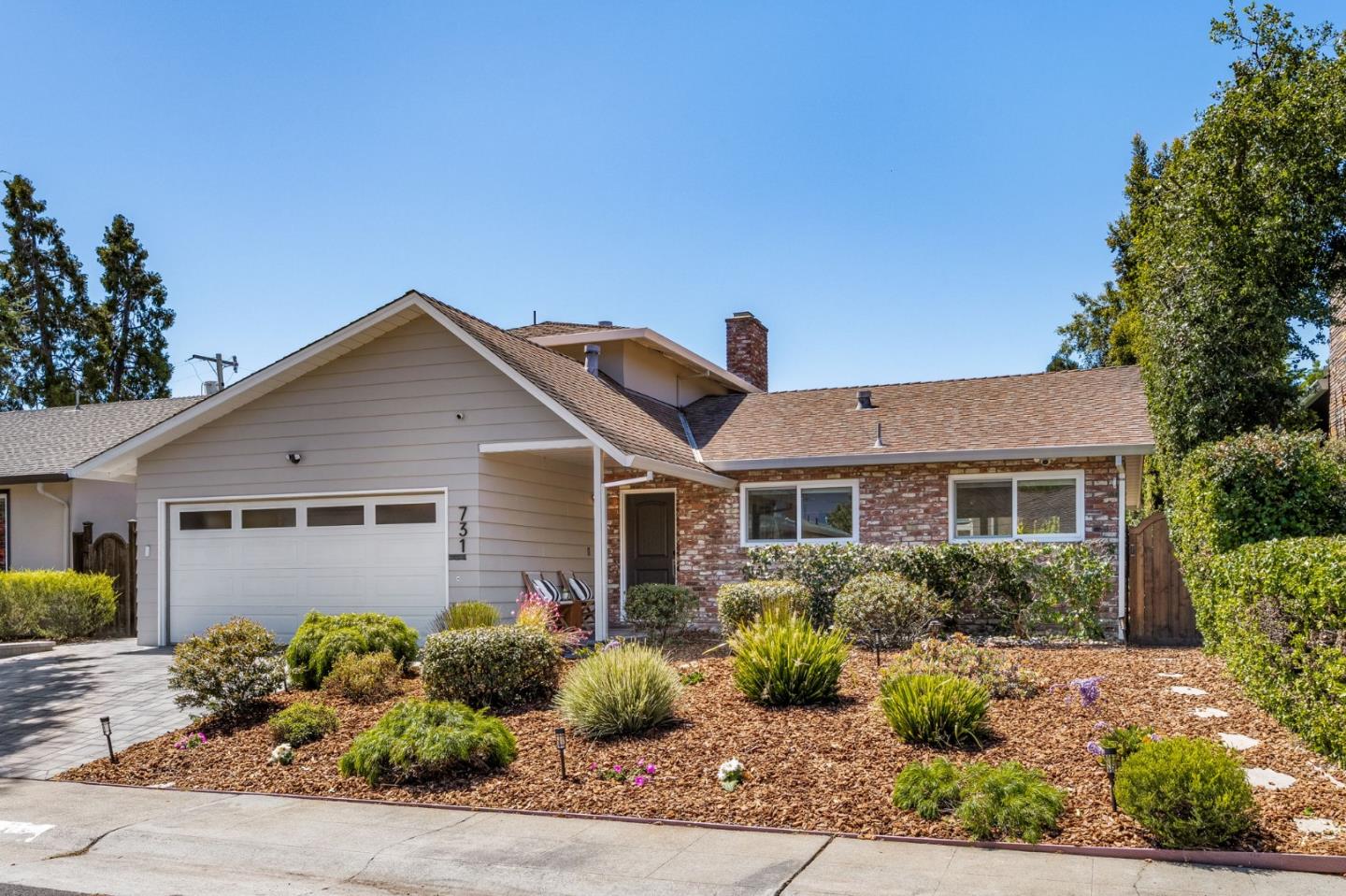 731 W Capistrano WAY