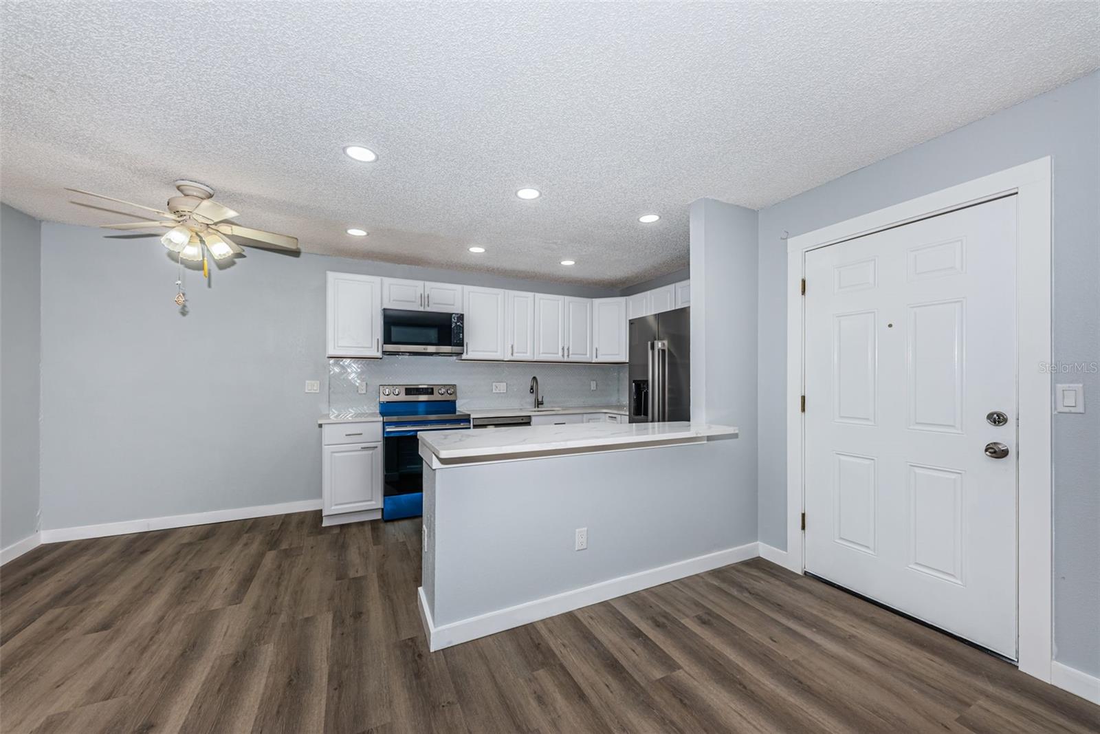 3295 FOX CHASE CIR N #107