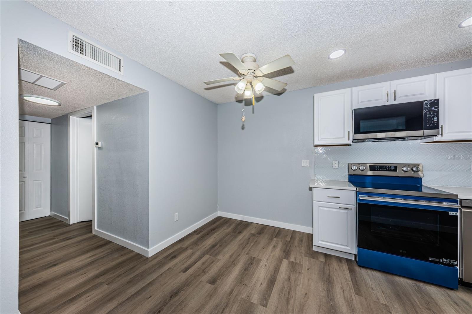 3295 FOX CHASE CIR N #107