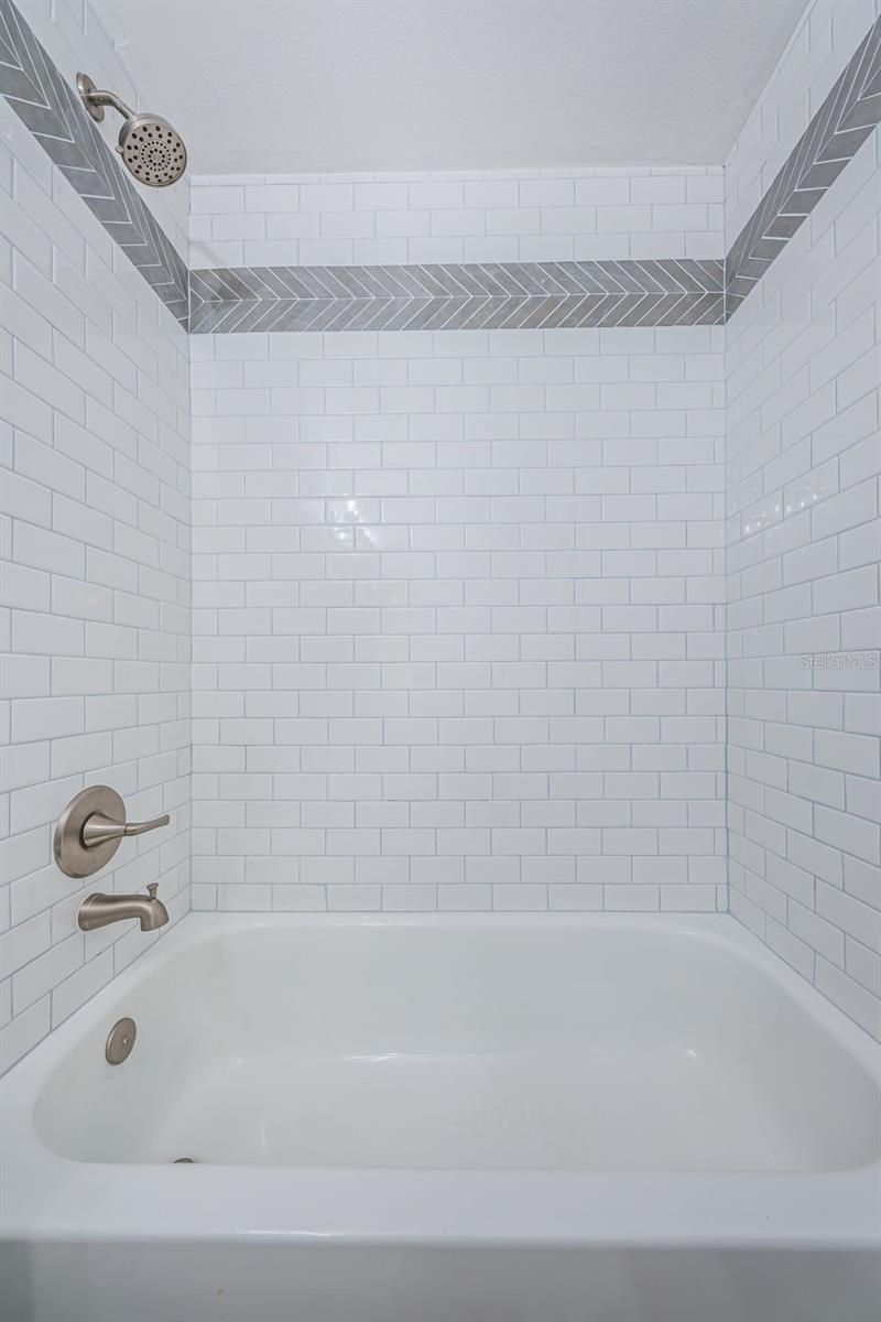 3295 FOX CHASE CIR N #107