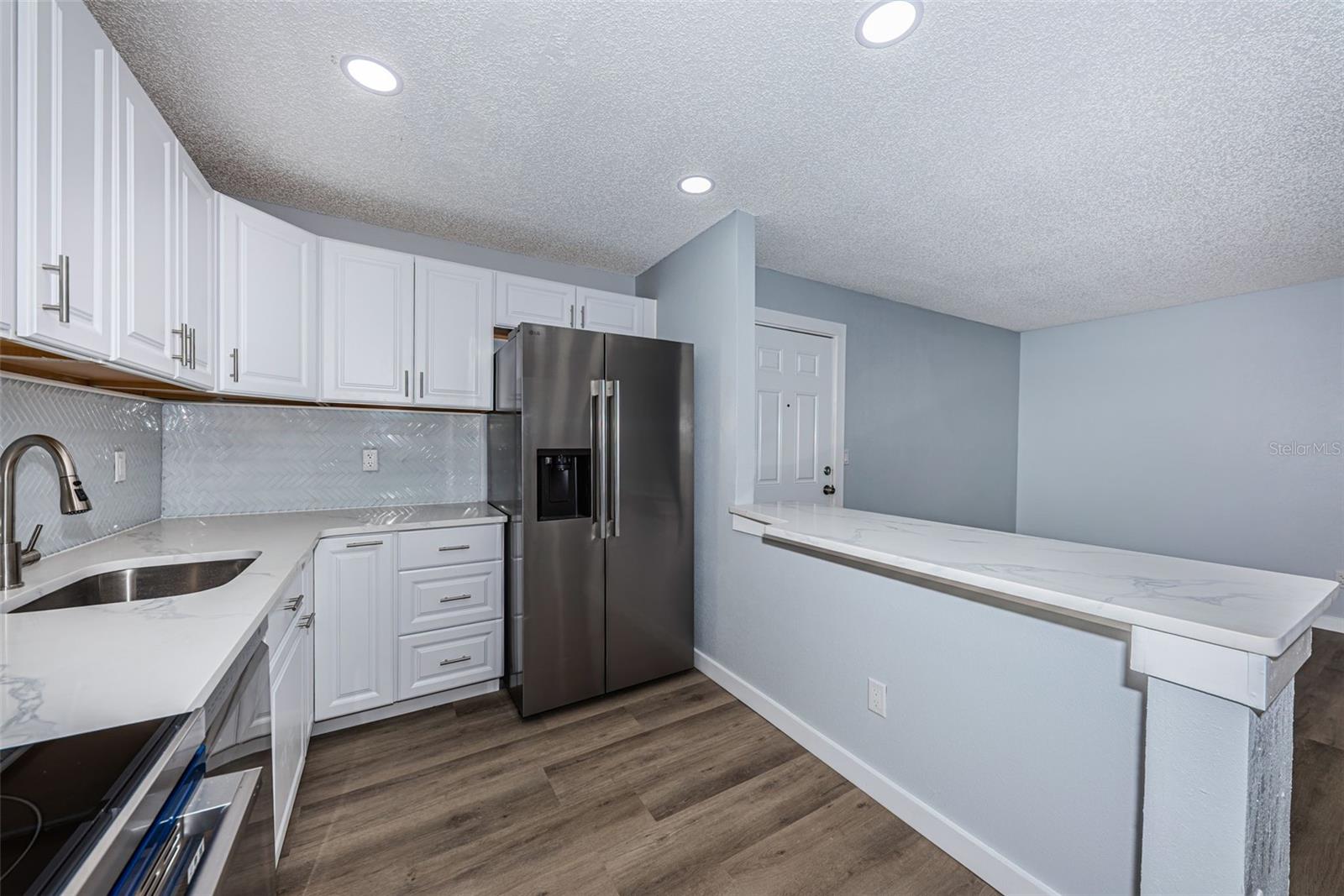 3295 FOX CHASE CIR N #107