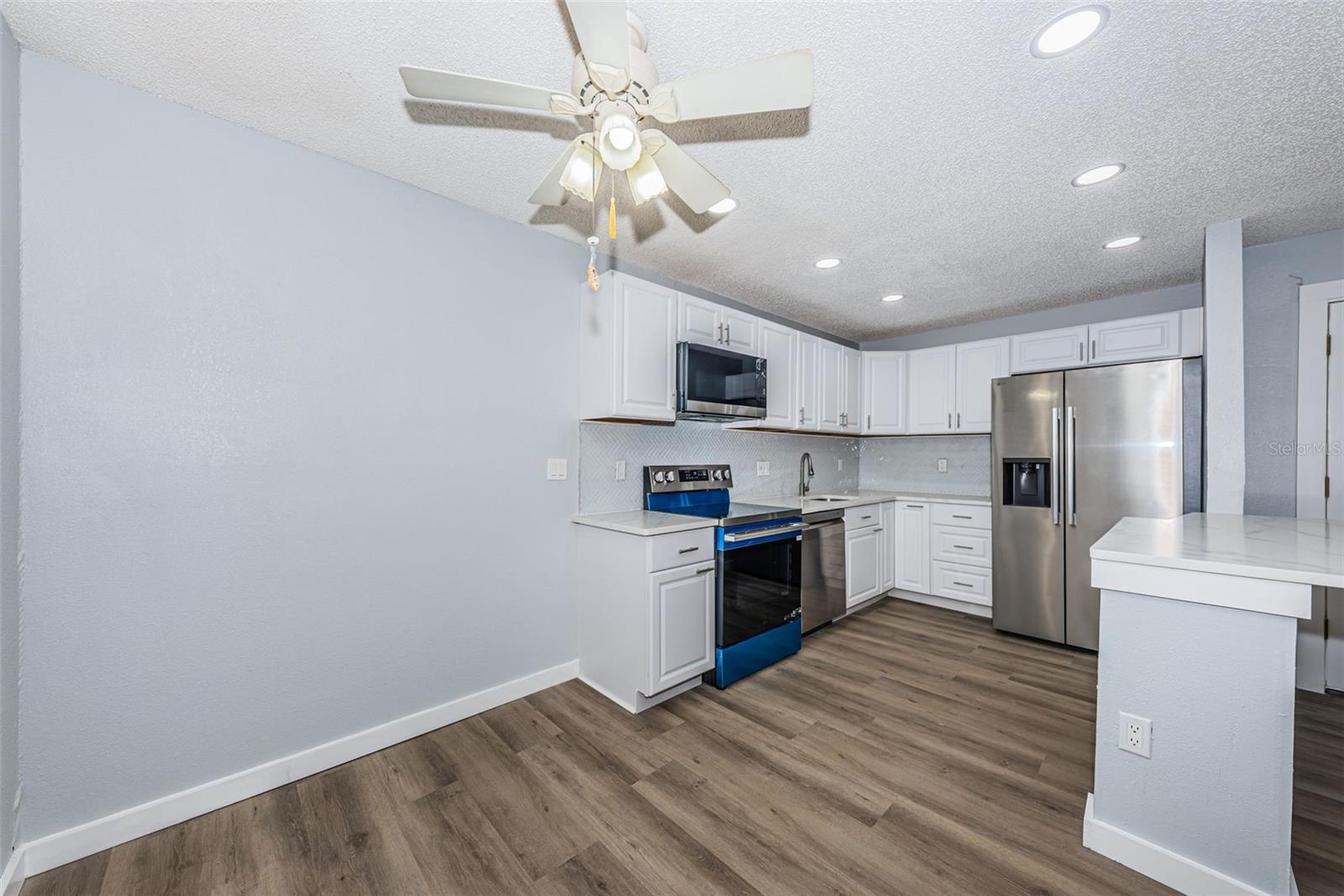 3295 FOX CHASE CIR N #107