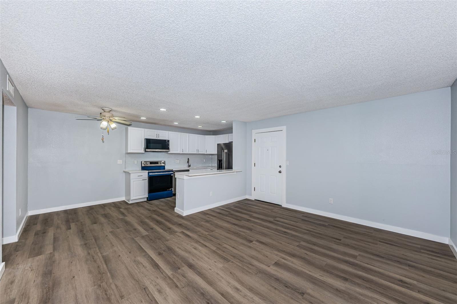 3295 FOX CHASE CIR N #107