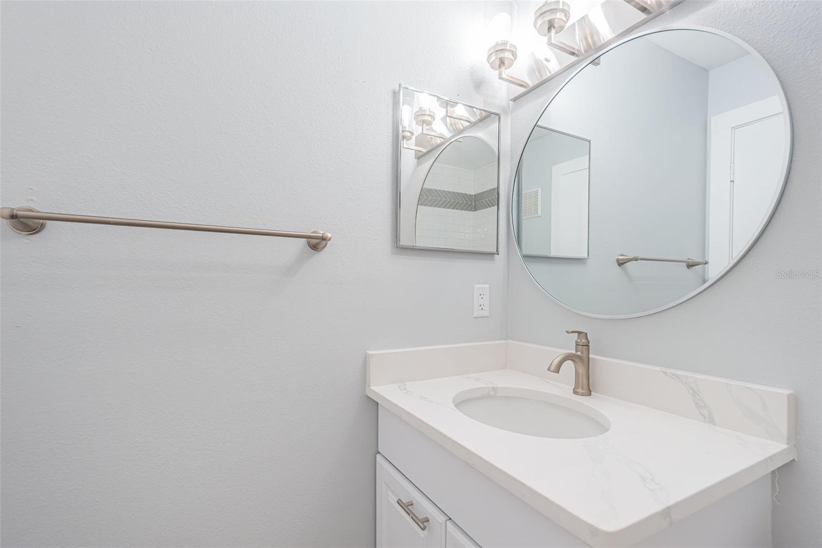 3295 FOX CHASE CIR N #107