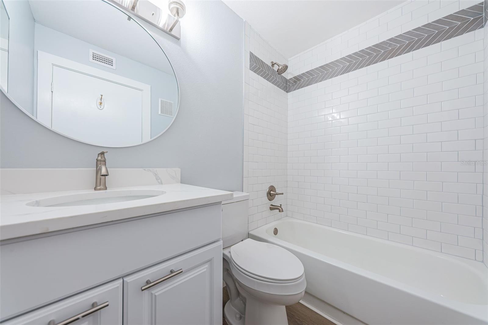 3295 FOX CHASE CIR N #107