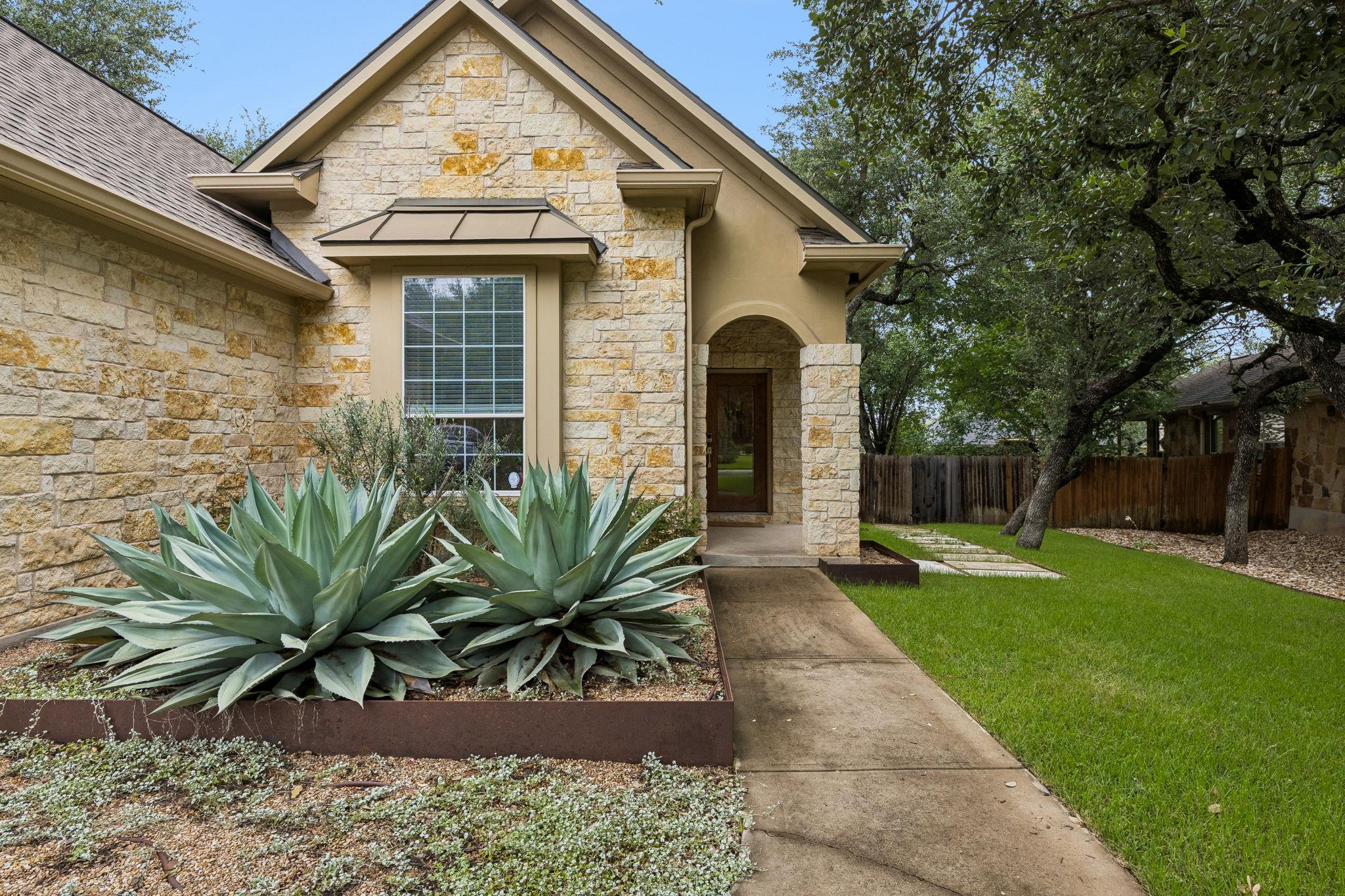 8112 Alophia DR