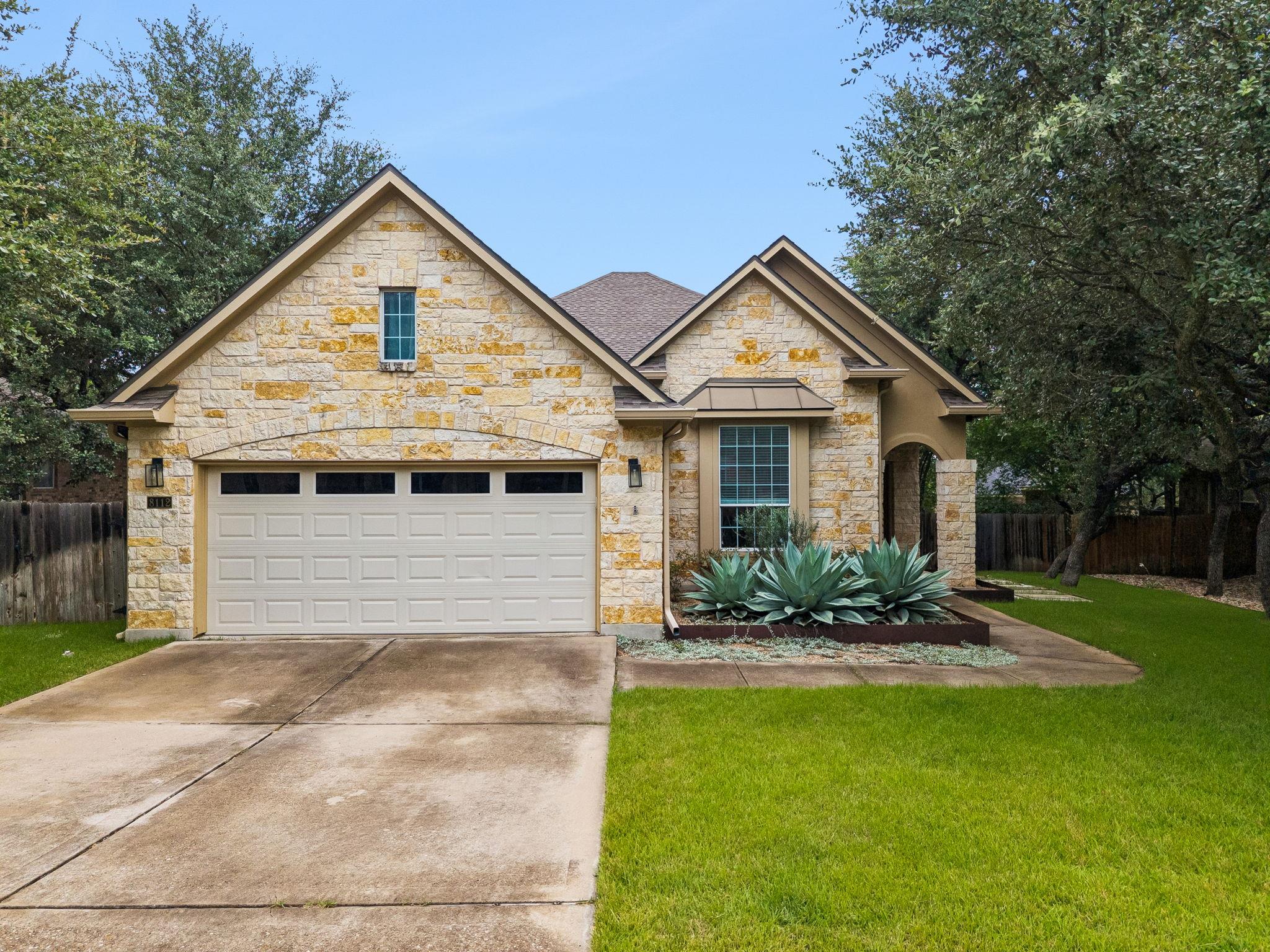 8112 Alophia DR