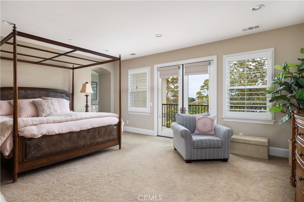 4461 Oceanridge Drive