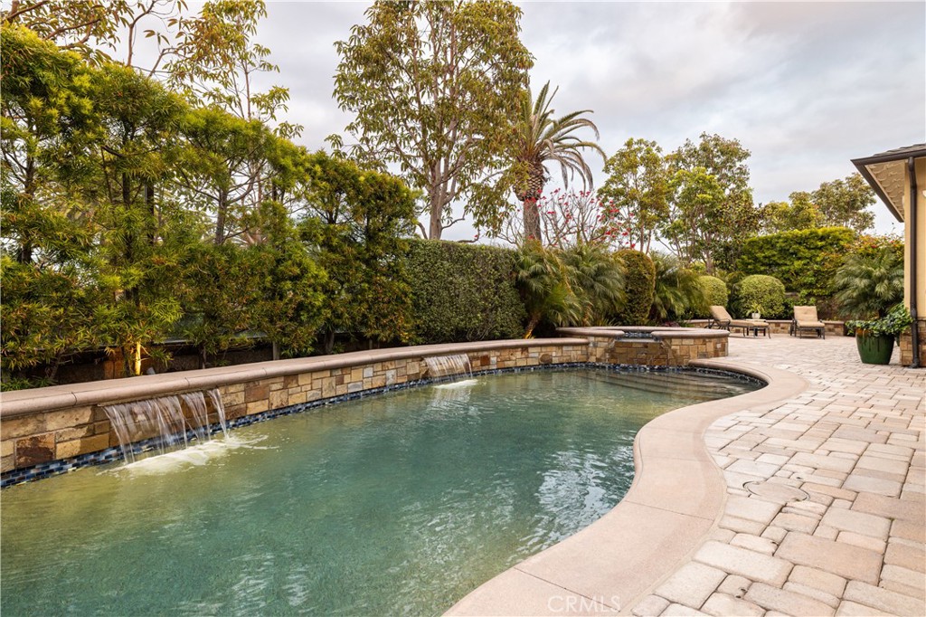 4461 Oceanridge Drive