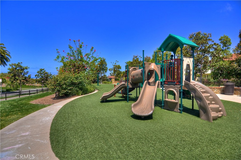 4461 Oceanridge Drive