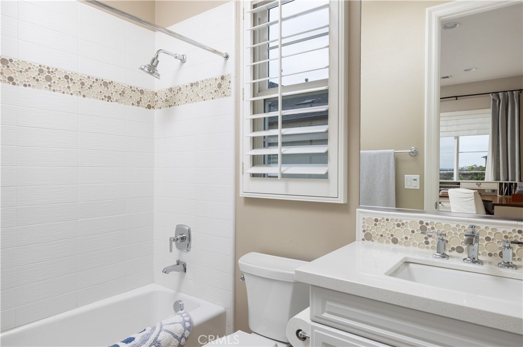 4461 Oceanridge Drive