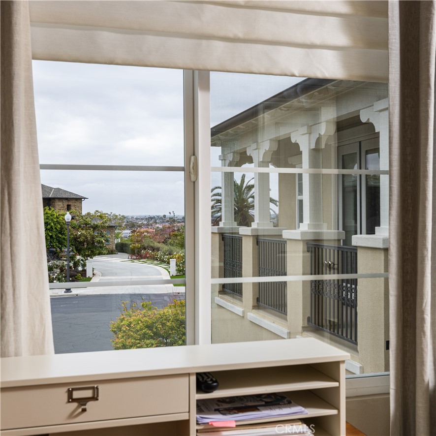 4461 Oceanridge Drive