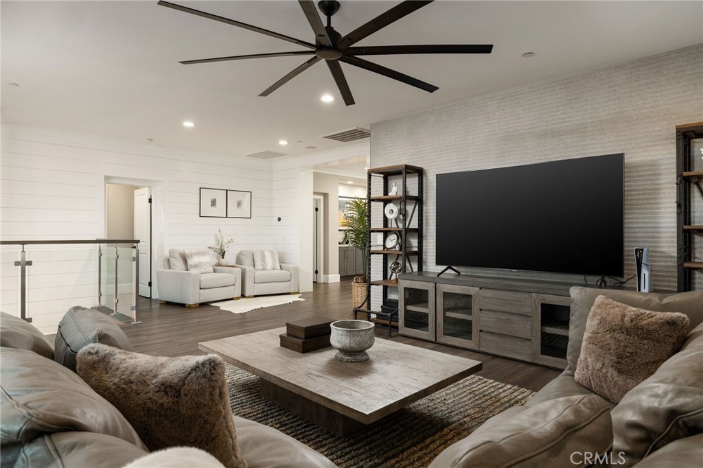 4901 Orleans Drive