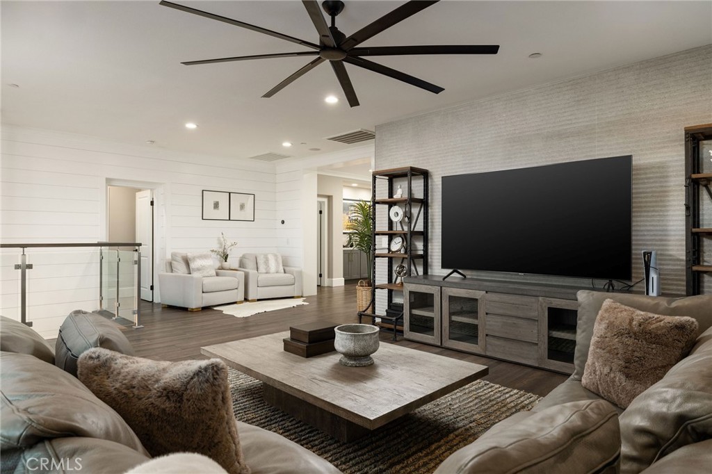 4901 Orleans Drive