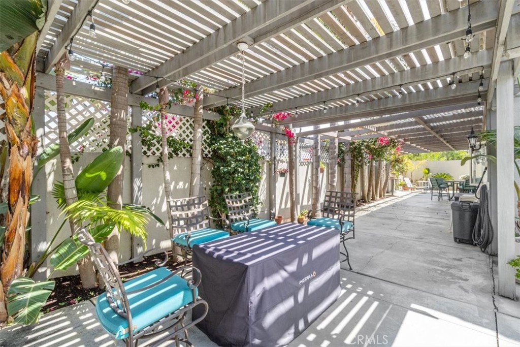 17182 Hillside Circle