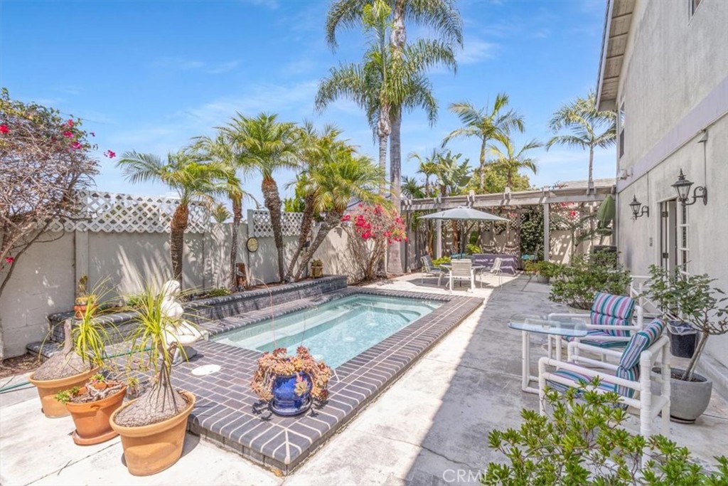 17182 Hillside Circle