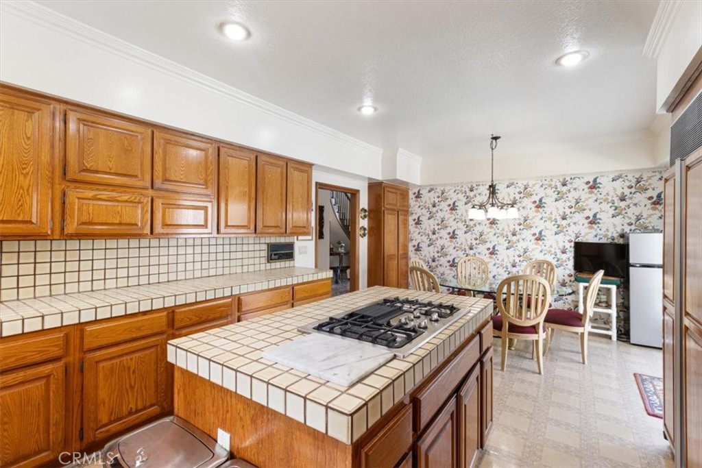 17182 Hillside Circle