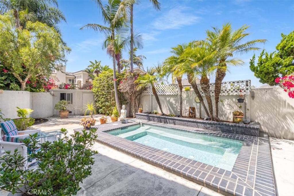 17182 Hillside Circle