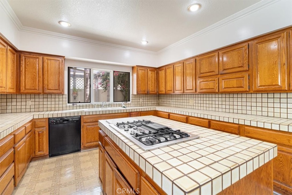 17182 Hillside Circle