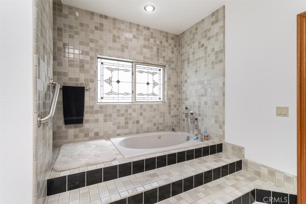 17182 Hillside Circle