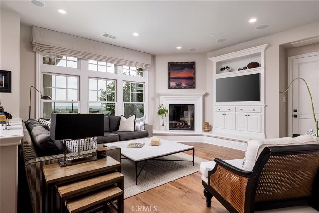 4492 Oceanridge Drive