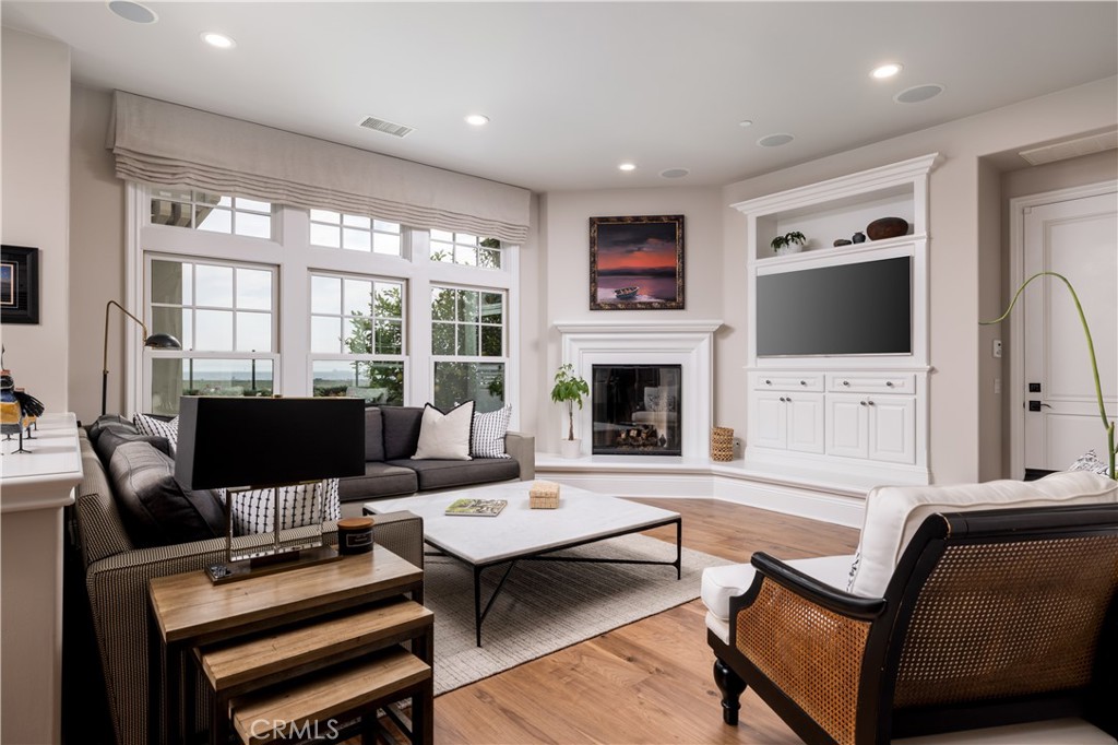 4492 Oceanridge Drive