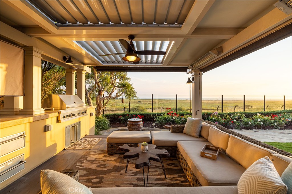 4492 Oceanridge Drive