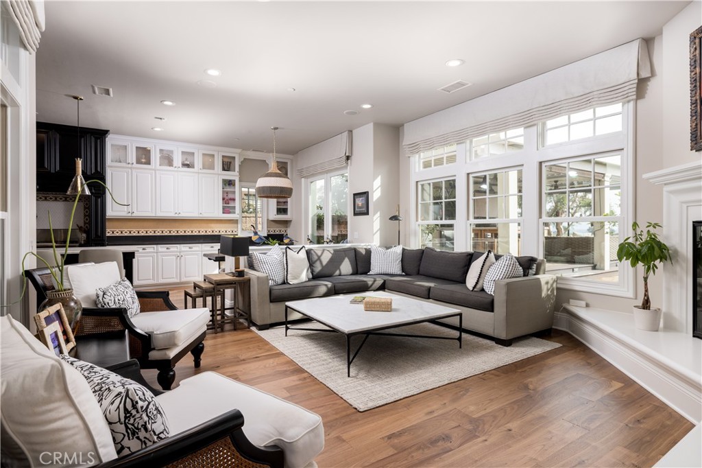 4492 Oceanridge Drive