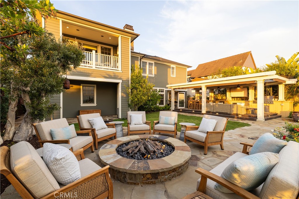 4492 Oceanridge Drive