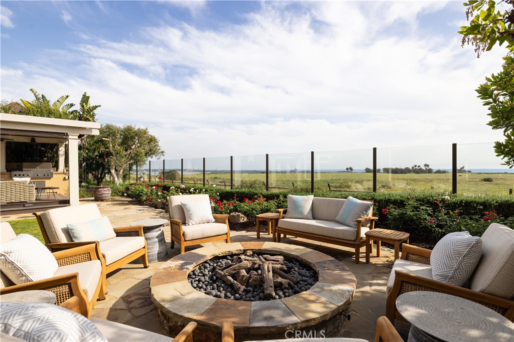 4492 Oceanridge Drive