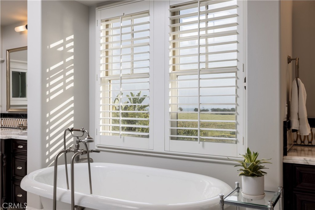 4492 Oceanridge Drive