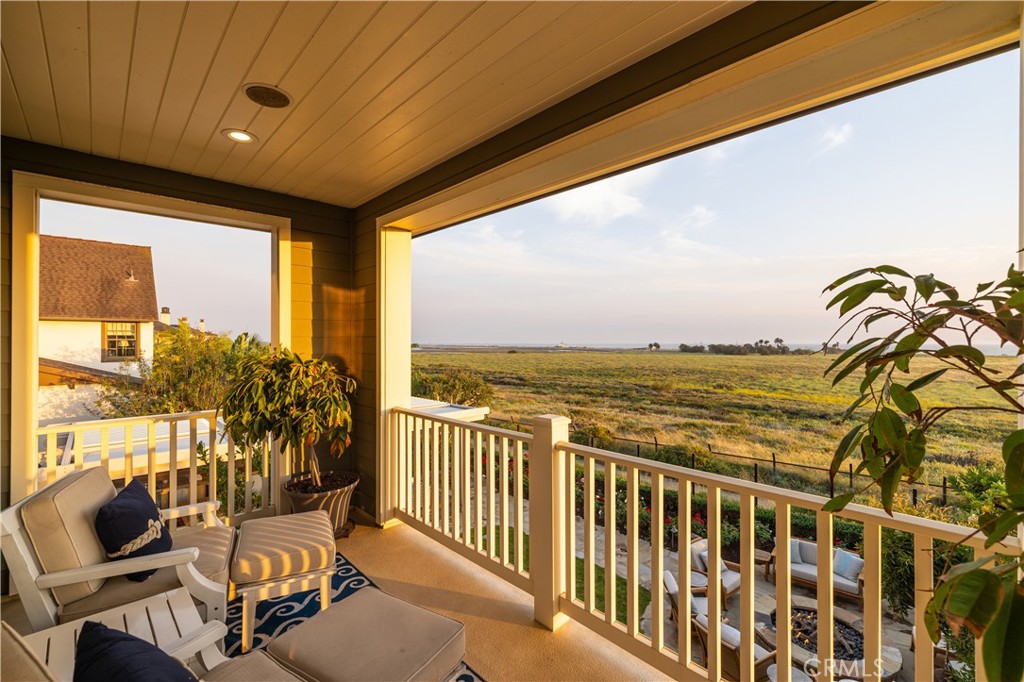 4492 Oceanridge Drive