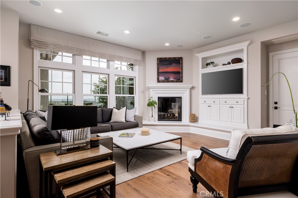 4492 Oceanridge Drive