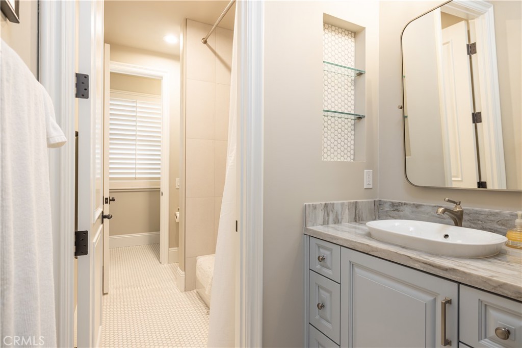 4492 Oceanridge Drive